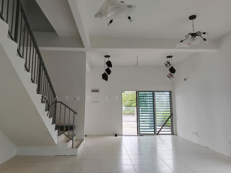 Rumah Berkembar untuk Disewa di Medan Klebang Harmoni (Chemor) - Datuk Lee Heng - Living Room - PropertyGuru.com.my