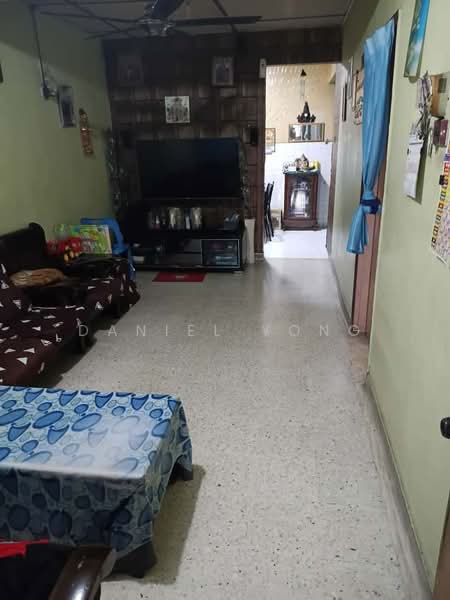 Rumah Teres 1 Tingkat untuk Dijual di Taman Pasir Putih (Pasir Gudang) - Daniel Yong - Living Room - PropertyGuru.com.my