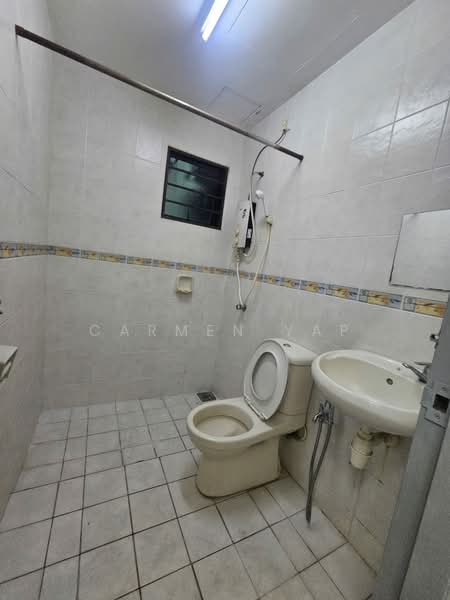 Condominium for Rent at Pelangi Utama 2 - Carmen Yap - Bathroom - PropertyGuru.com.my
