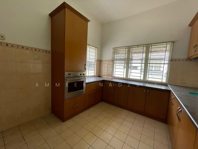 Rumah Berkembar untuk Dijual di Usj 3 (Subang Jaya) - Ammeer Nadzrai - Kitchen - PropertyGuru.com.my