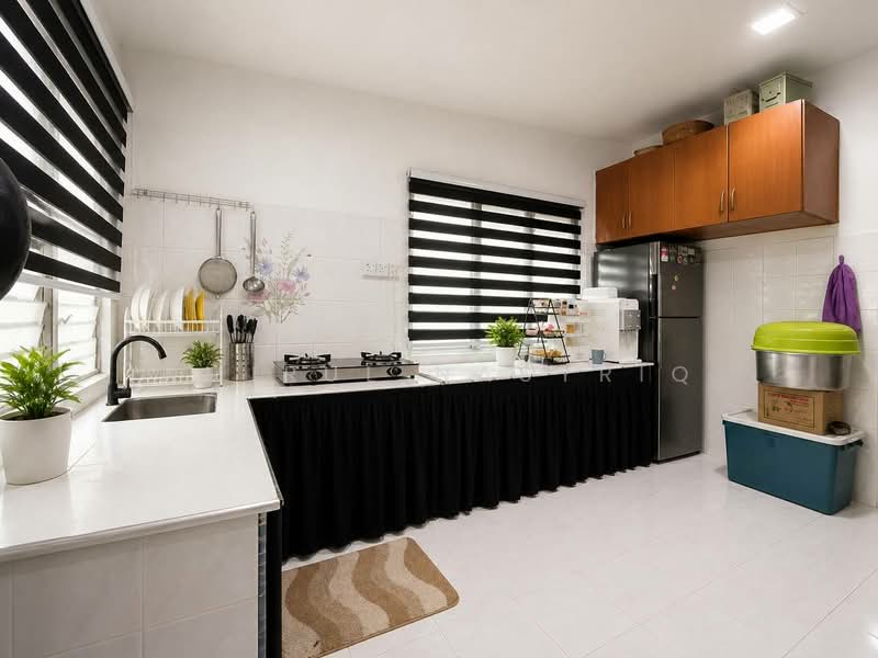 Rumah Teres 2 Tingkat untuk Dijual di Seksyen 25 (Shah Alam) - Amirul Nasyriq - Kitchen - PropertyGuru.com.my