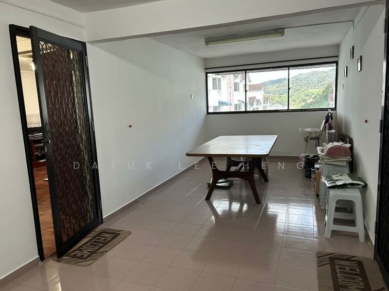 Flat for Sale at Taman Tringkap Puncak - Datuk Lee Heng - Dining Room - PropertyGuru.com.my