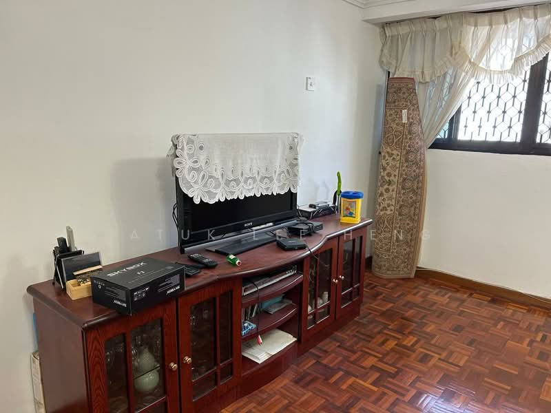 Flat for Sale at Taman Tringkap Puncak - Datuk Lee Heng - Living Room - PropertyGuru.com.my