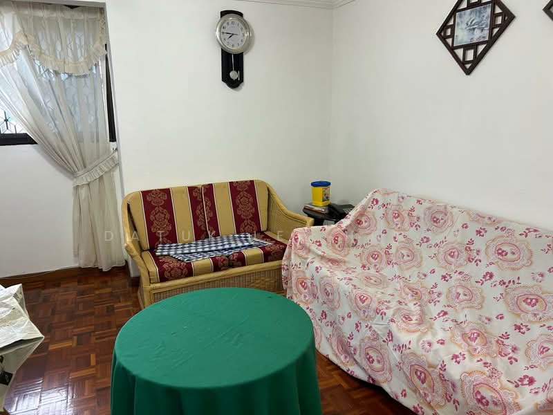 Flat for Sale at Taman Tringkap Puncak - Datuk Lee Heng - Living Room - PropertyGuru.com.my