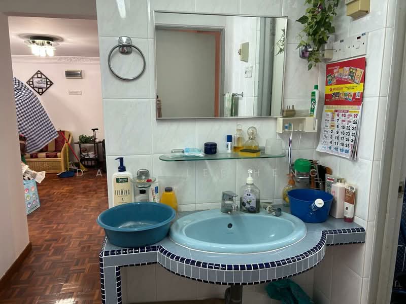 Flat for Sale at Taman Tringkap Puncak - Datuk Lee Heng - Living Room - PropertyGuru.com.my