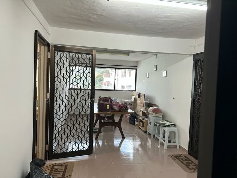 Flat for Sale at Taman Tringkap Puncak - Datuk Lee Heng - Living Room - PropertyGuru.com.my