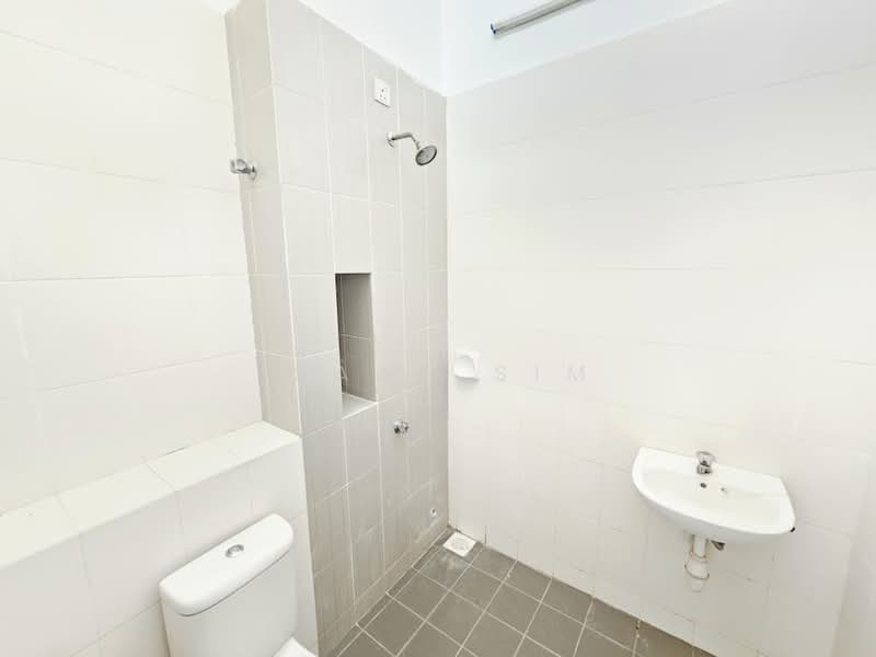 2-storey Terraced House for Sale in Setia Ecohill (Semenyih) - Isaac Sim - Bathroom - PropertyGuru.com.my