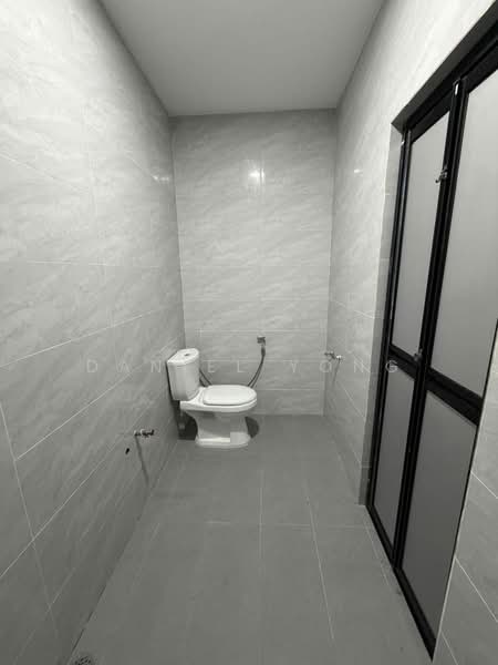 Rumah Teres 1 Tingkat untuk Dijual di Taman Bestari Indah (Ulu Tiram) - Daniel Yong - Bathroom - PropertyGuru.com.my