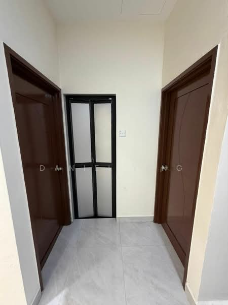 Rumah Teres 1 Tingkat untuk Dijual di Taman Bestari Indah (Ulu Tiram) - Daniel Yong - Corridor - PropertyGuru.com.my