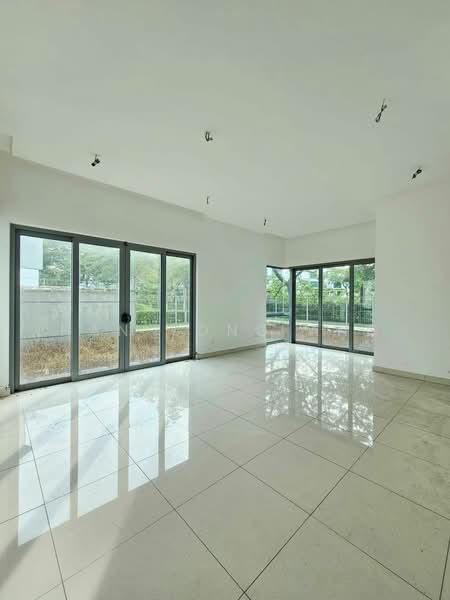 Semi-Detached House for Sale in Taman Molek (Johor Bahru) - Han Yong Ang - PropertyGuru.com.my