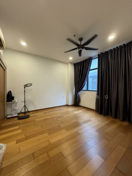For Rent - Plaza Arkadia (Shops, Offices, Sohos)