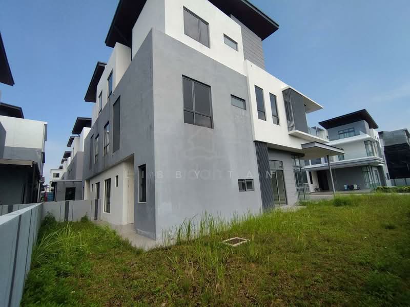 Rumah Berkembar untuk Dijual di Shah Alam (Selangor) - Libby Tan - Exterior - PropertyGuru.com.my