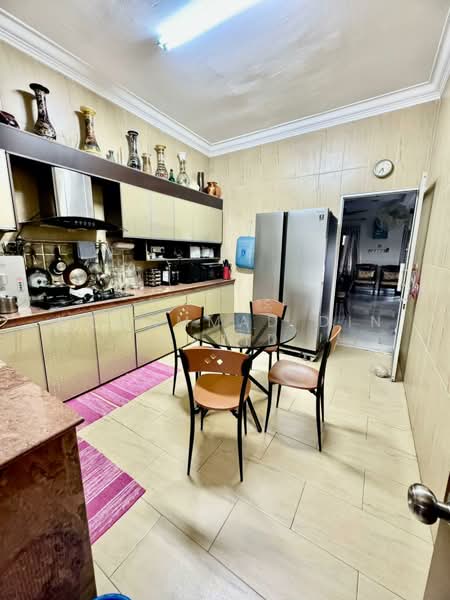 Rumah Teres 2 Tingkat untuk Dijual di Seksyen 36 (Shah Alam) - Mohammad Din Majid - Kitchen - PropertyGuru.com.my