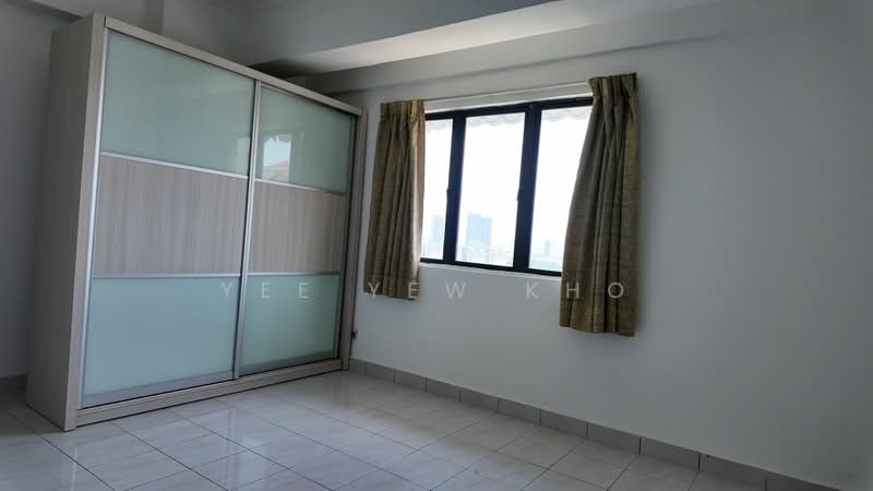 Condominium for Sale at Vista Komanwel C - Yee Yew Kho - Bedroom - PropertyGuru.com.my