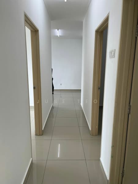 Servis Apartment untuk Disewa di ARC @ Austin Hills - June Teo - Corridor - PropertyGuru.com.my