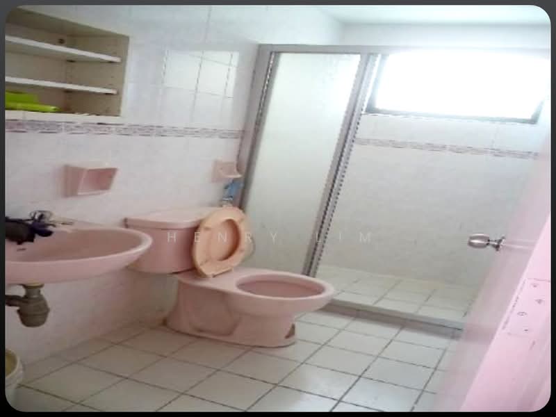 Kondominium untuk Dijual di Kelana Parkview Condominium - Henry Lim - Bathroom - PropertyGuru.com.my