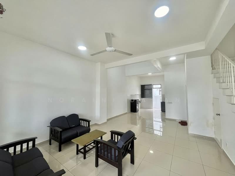 2-storey Terraced House for Sale in Eco Grandeur (Puncak Alam) - Noraini Dahan - Living Room - PropertyGuru.com.my