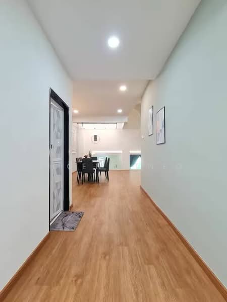 Rumah Teres 2 Tingkat untuk Disewa di Taman Abad (Johor Bahru) - Eugene Tneo - Corridor - PropertyGuru.com.my