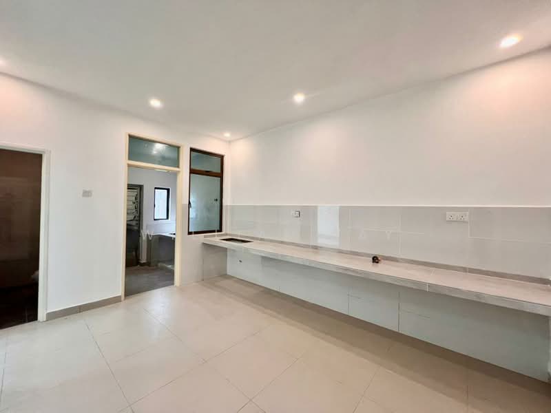 Rumah Teres 2 Tingkat untuk Dijual di Mutiara Rini (Skudai) - William Tay - Kitchen - PropertyGuru.com.my