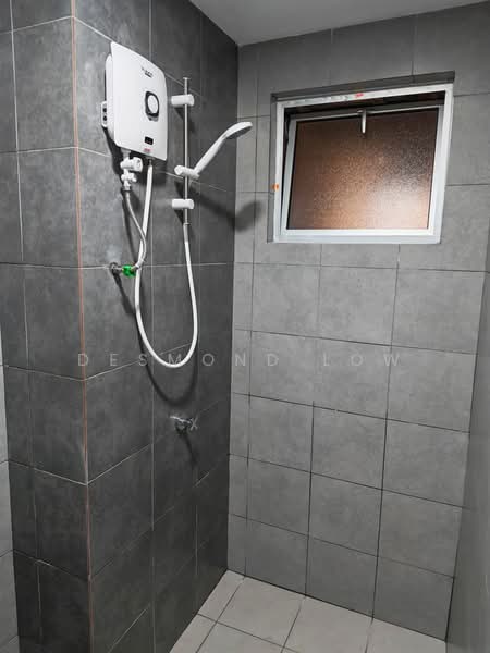 Kondominium untuk Disewa di Residensi Sateria - Desmond Low - Bathroom - PropertyGuru.com.my