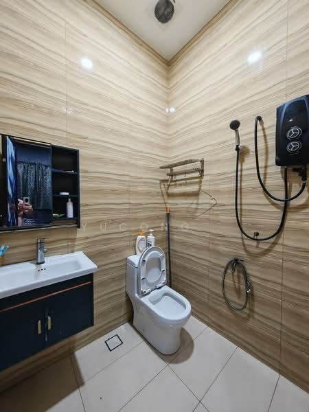 Rumah Teres 1 Tingkat untuk Dijual di Taman Kempas Indah (Tebrau) - Yucong . - Bathroom - PropertyGuru.com.my