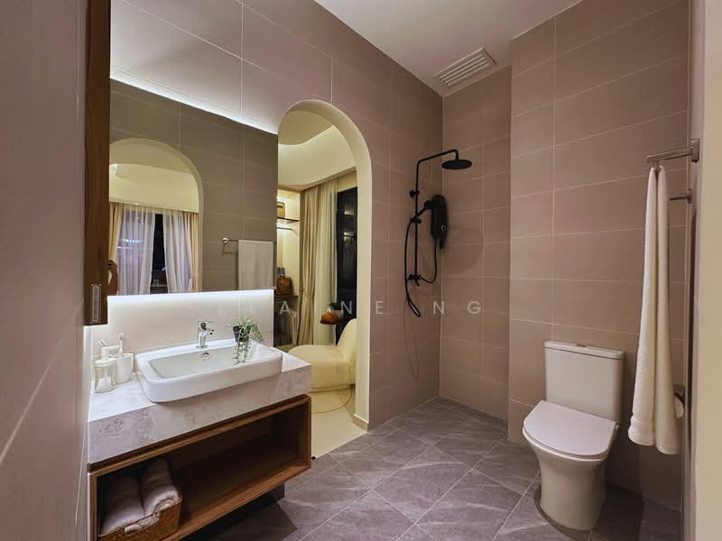 Service Residence for Sale at Summer Suites - Residensi Bukit Meldrum - Elaine Ng - Bathroom - PropertyGuru.com.my