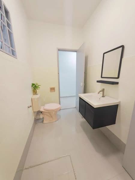 2-storey Terraced House for Sale in Taman Meranti Jaya (Puchong) - Evan Goh - Bathroom - PropertyGuru.com.my