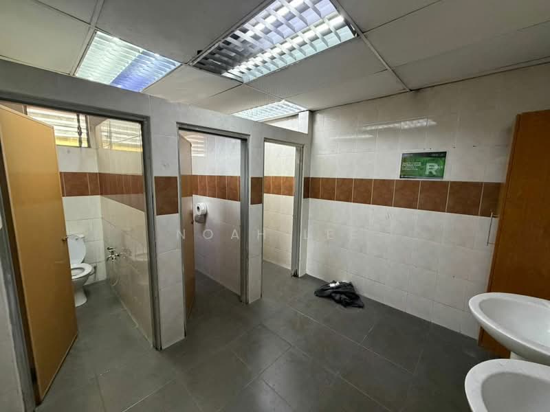 Gudang untuk Disewa di Bandar Sultan Suleiman (Port Klang (Pelabuhan Klang)) - Noah Lee - Bathroom - PropertyGuru.com.my