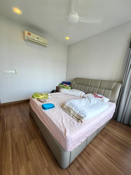 Condominium for Sale at KM1 West - Mak Oliver - Bedroom - PropertyGuru.com.my