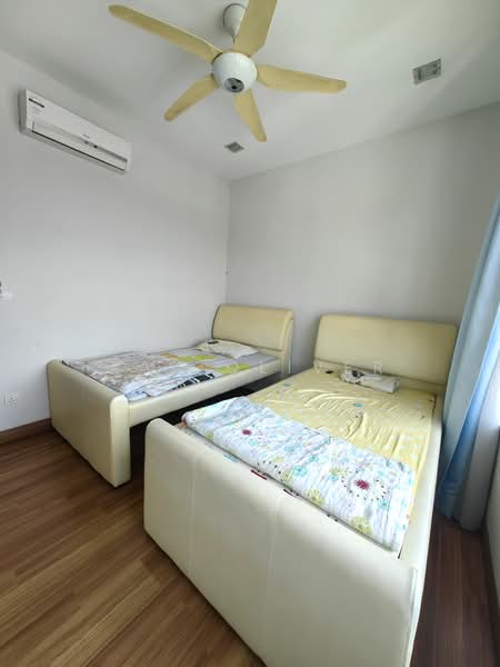 Condominium for Sale at KM1 West - Mak Oliver - Bedroom - PropertyGuru.com.my