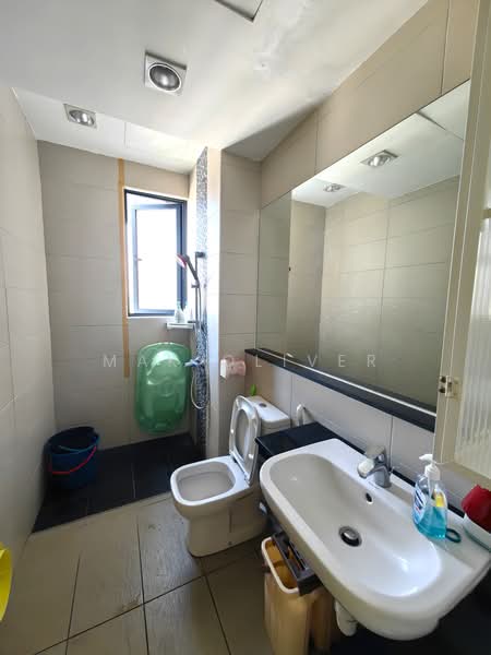 Condominium for Sale at KM1 West - Mak Oliver - Bathroom - PropertyGuru.com.my