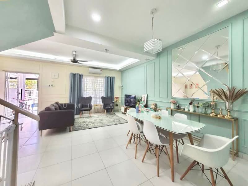 2-storey Terraced House for Sale in Taman Pelangi Semenyih 2 (Semenyih) - JUMIDAH (JUE) - Living Room - PropertyGuru.com.my