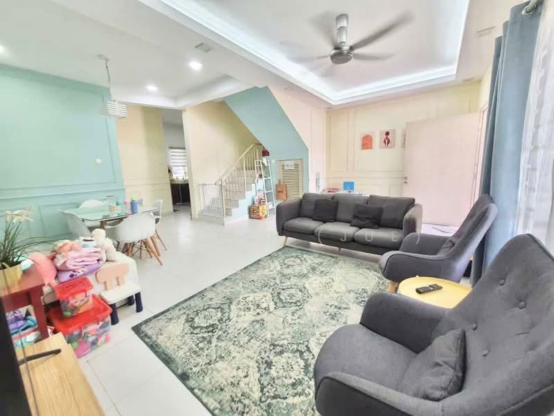 2-storey Terraced House for Sale in Taman Pelangi Semenyih 2 (Semenyih) - JUMIDAH (JUE) - Living Room - PropertyGuru.com.my