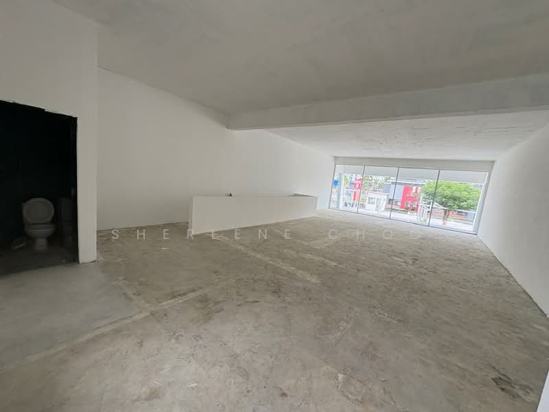 Shop / Office for Rent in Tanjung Tokong (Penang) - Sherlene Choo - Bathroom - PropertyGuru.com.my