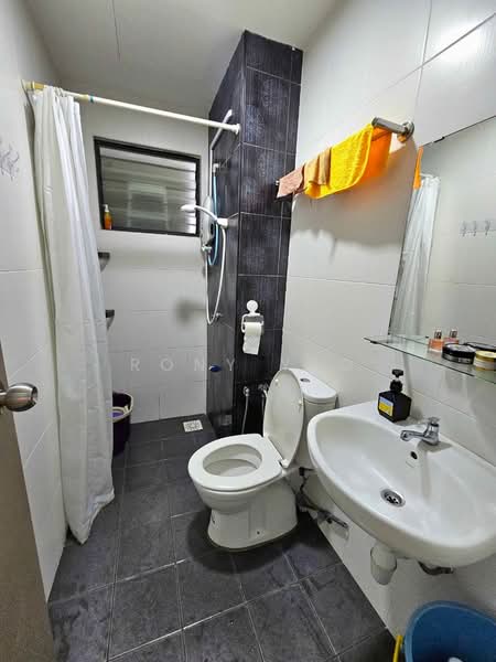 Kondominium untuk Disewa di Ameera Residence - Rony Yeo - Bathroom - PropertyGuru.com.my