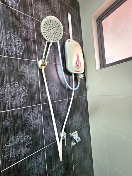 Kondominium untuk Disewa di Ameera Residence - Rony Yeo - Bathroom - PropertyGuru.com.my