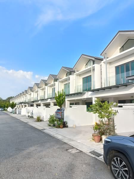 Rumah Teres 2 Tingkat untuk Dijual di Puchong (Selangor) - Irene Looi - Exterior - PropertyGuru.com.my