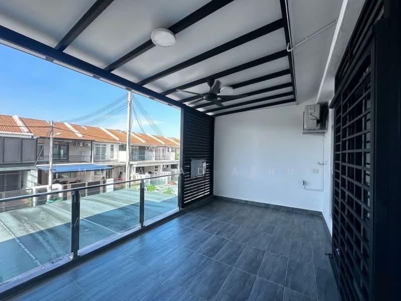 2-storey Terraced House for Sale in Taman Pulai Mutiara (Iskandar Puteri (Nusajaya)) - Muhamad Asrul - Balcony - PropertyGuru.com.my