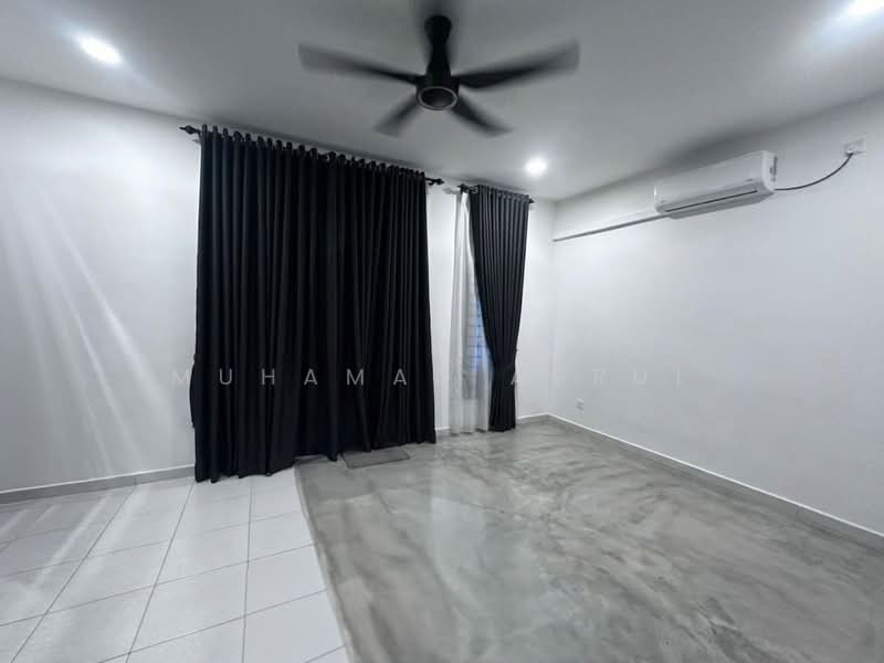 2-storey Terraced House for Sale in Taman Pulai Mutiara (Iskandar Puteri (Nusajaya)) - Muhamad Asrul - master bedrooms - PropertyGuru.com.my