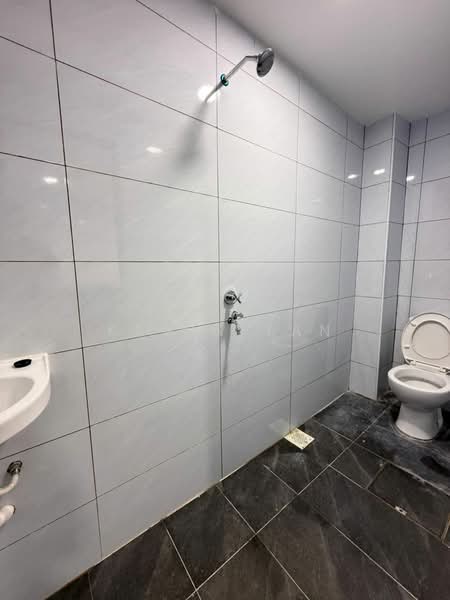 Rumah Teres untuk Dijual di Taman Damai Jaya (Skudai) - Kavin Tan - Bathroom - PropertyGuru.com.my