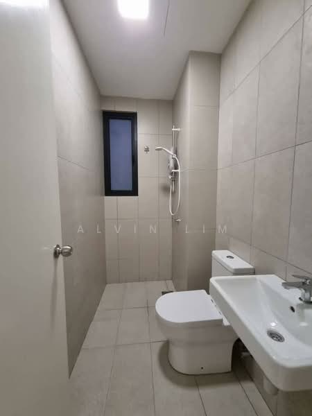 Service Residence for Sale at Kenwingston Skylofts - Alvin Lim - Bathroom - PropertyGuru.com.my