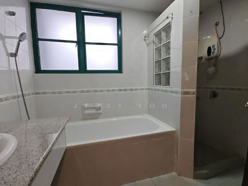 Condominium for Rent at The Straits View Condominium - Jessy Koh - Bathroom - PropertyGuru.com.my