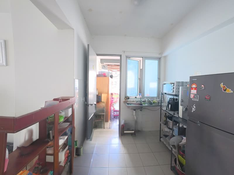Apartment for Sale at Putra 1 - Fadhlin Wahid - Kitchen - PropertyGuru.com.my