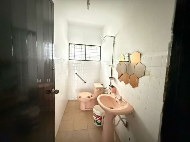 Rumah Teres 2 Tingkat untuk Dijual di Taman Perbadanan Islam (Johor Bahru) - Muhamad Asrul - Bathroom - PropertyGuru.com.my