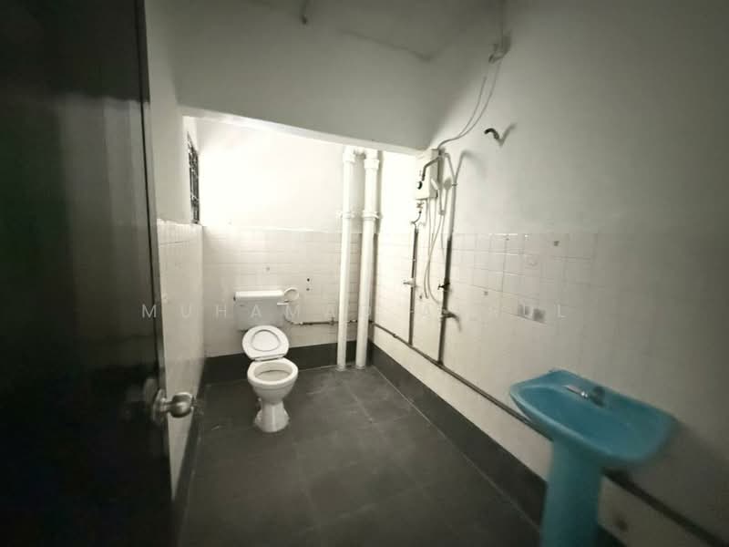 Rumah Teres 2 Tingkat untuk Dijual di Taman Perbadanan Islam (Johor Bahru) - Muhamad Asrul - Bathroom - PropertyGuru.com.my