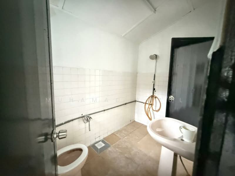 Rumah Teres 2 Tingkat untuk Dijual di Taman Perbadanan Islam (Johor Bahru) - Muhamad Asrul - Bathroom - PropertyGuru.com.my