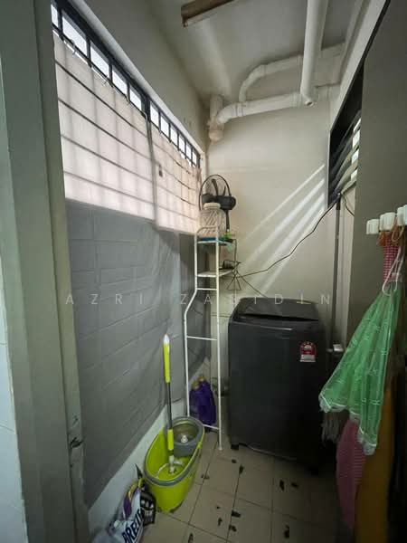 Pangsapuri untuk Dijual di Pangsapuri Sri Tanjung - Azri Zabidin - PropertyGuru.com.my