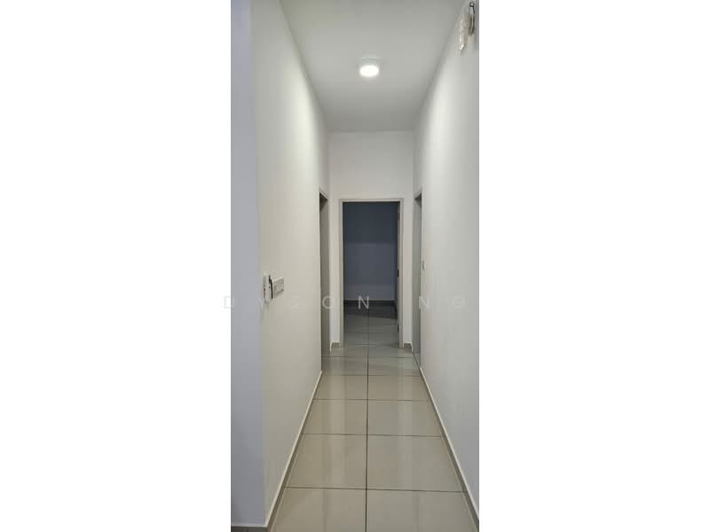 Kondominium untuk Disewa di Waterside Residence - Dyson Ng - Corridor - PropertyGuru.com.my
