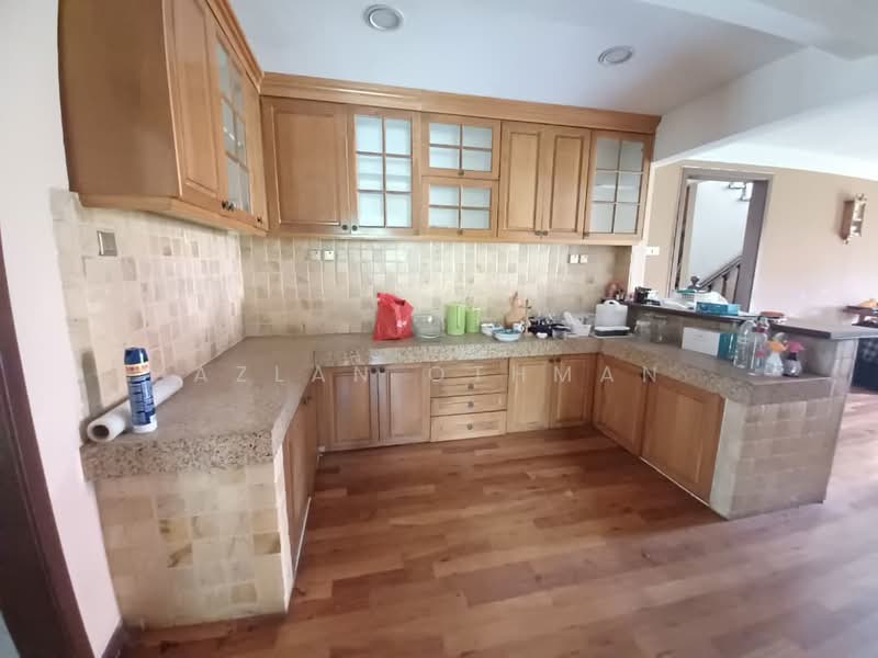 Rumah Banglo untuk Disewa di Seksyen 11 (Shah Alam) - Azlan Othman - Kitchen - PropertyGuru.com.my