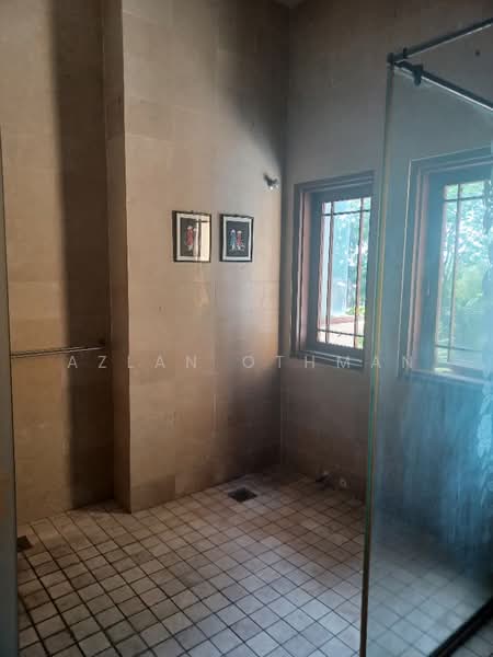 Rumah Banglo untuk Disewa di Seksyen 11 (Shah Alam) - Azlan Othman - Bathroom - PropertyGuru.com.my